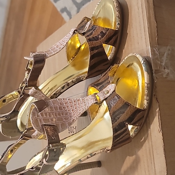 Animal print heels - Picture 1 of 3